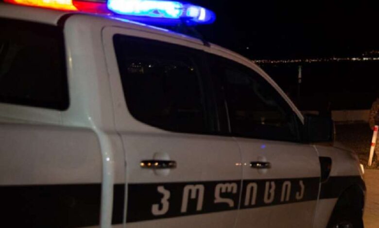 ახლახანს მკვლელობა მოხდა, სავარაუდოდ მეგობარმა მეგობარი მოკლა. სად მოხდა შემთხვევა?